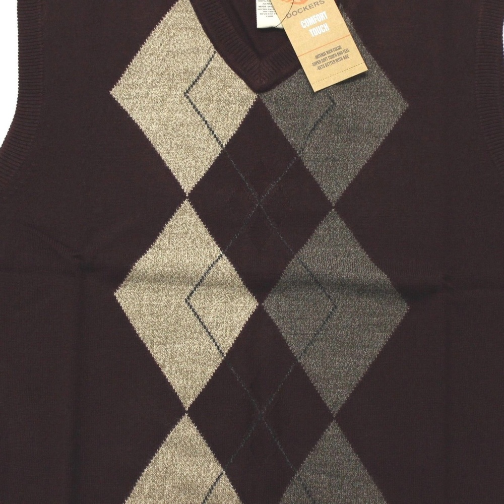 Dockers Slim-Fit Argyle Sweater Vest - Burgundy - Picture 2 of 3